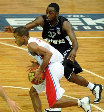 Tofaş, Kartal'ı ezdi geçti: 94-72 /