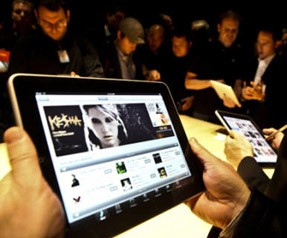 Londra'da iPad 2 için çılgın bekleyiş 