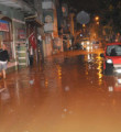 Bursa'da sağanak yağış su baskınına neden oldu