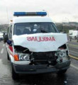 İki günlük bebeği taşıyan ambulans kaza yaptı