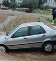 İzmir'de sel, otomobilleri sürükledi