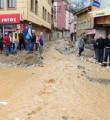 Maltepe'de iki iş yerini su bastı